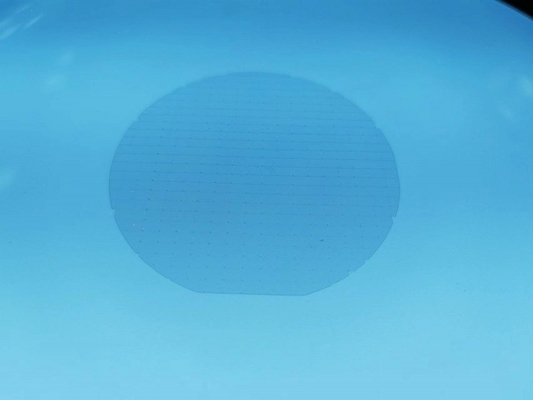 Hohe Wärmeschlagfestigkeit Einseitige polierte LED-Saphirwafer mit BOW 10um