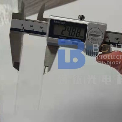 Lithium-Niobat-Oblate des Ra-1nm benutzt in den sichtbaren Fast-Infrarot- und Mittel-Infrarotregionen